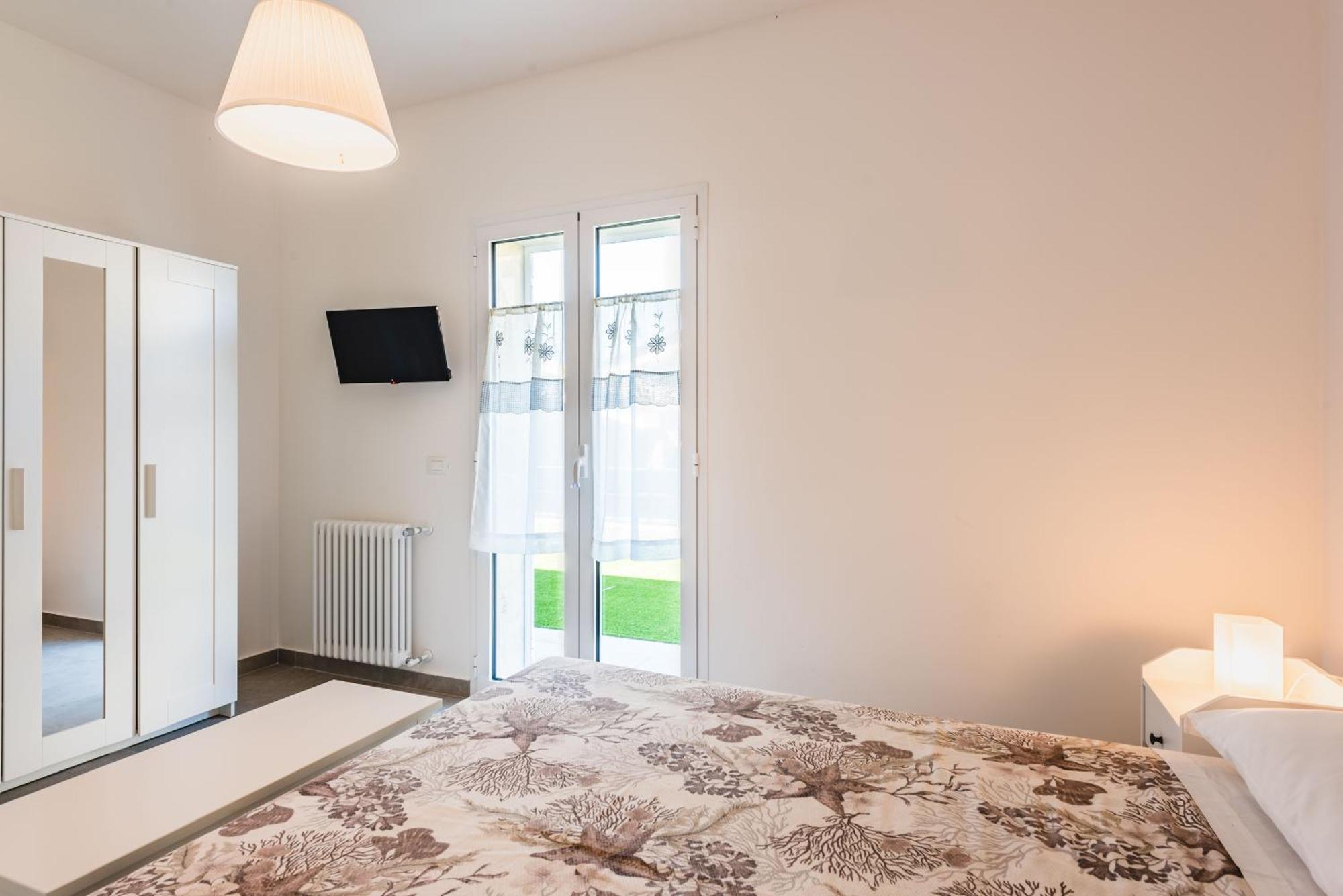 Etna Mare Apartments By Wonderful Italy Аугуста Екстериор снимка