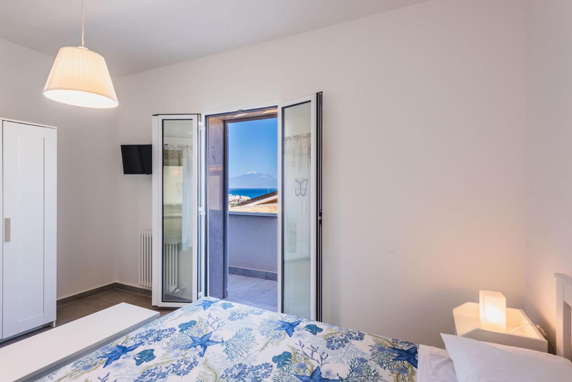 Etna Mare Apartments By Wonderful Italy Аугуста Екстериор снимка