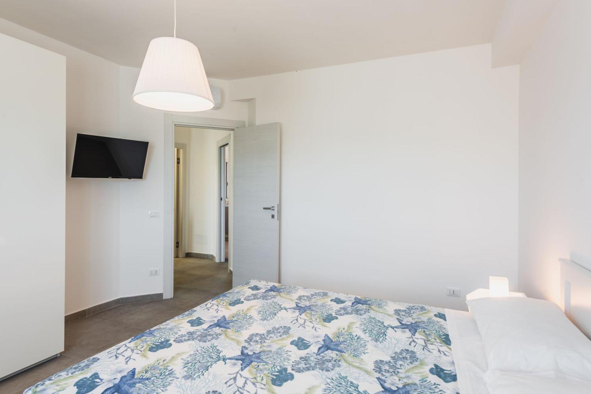 Etna Mare Apartments By Wonderful Italy Аугуста Екстериор снимка