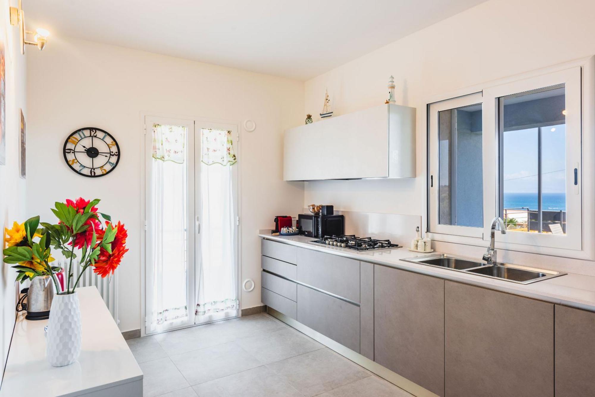 Etna Mare Apartments By Wonderful Italy Аугуста Екстериор снимка