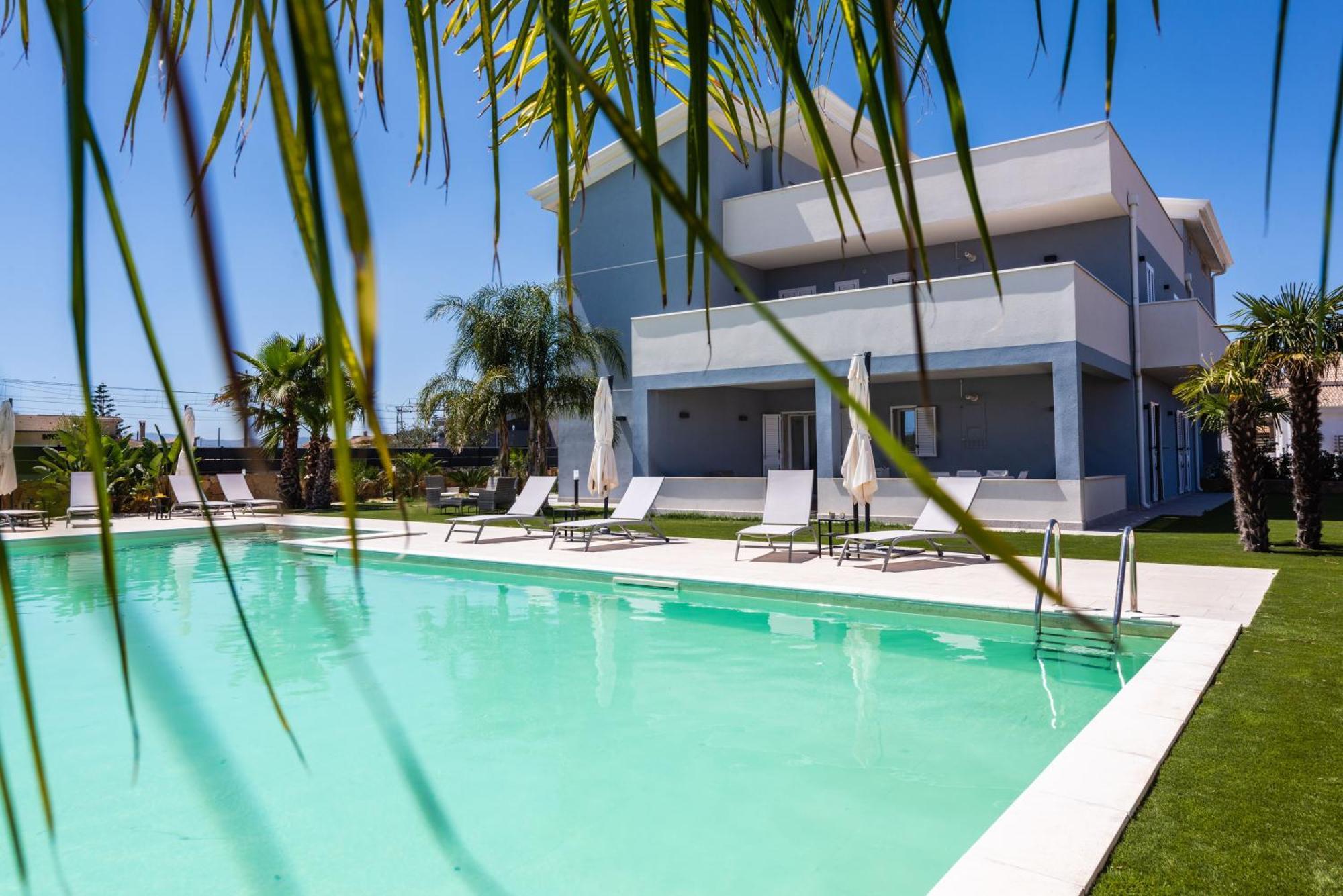 Etna Mare Apartments By Wonderful Italy Аугуста Екстериор снимка